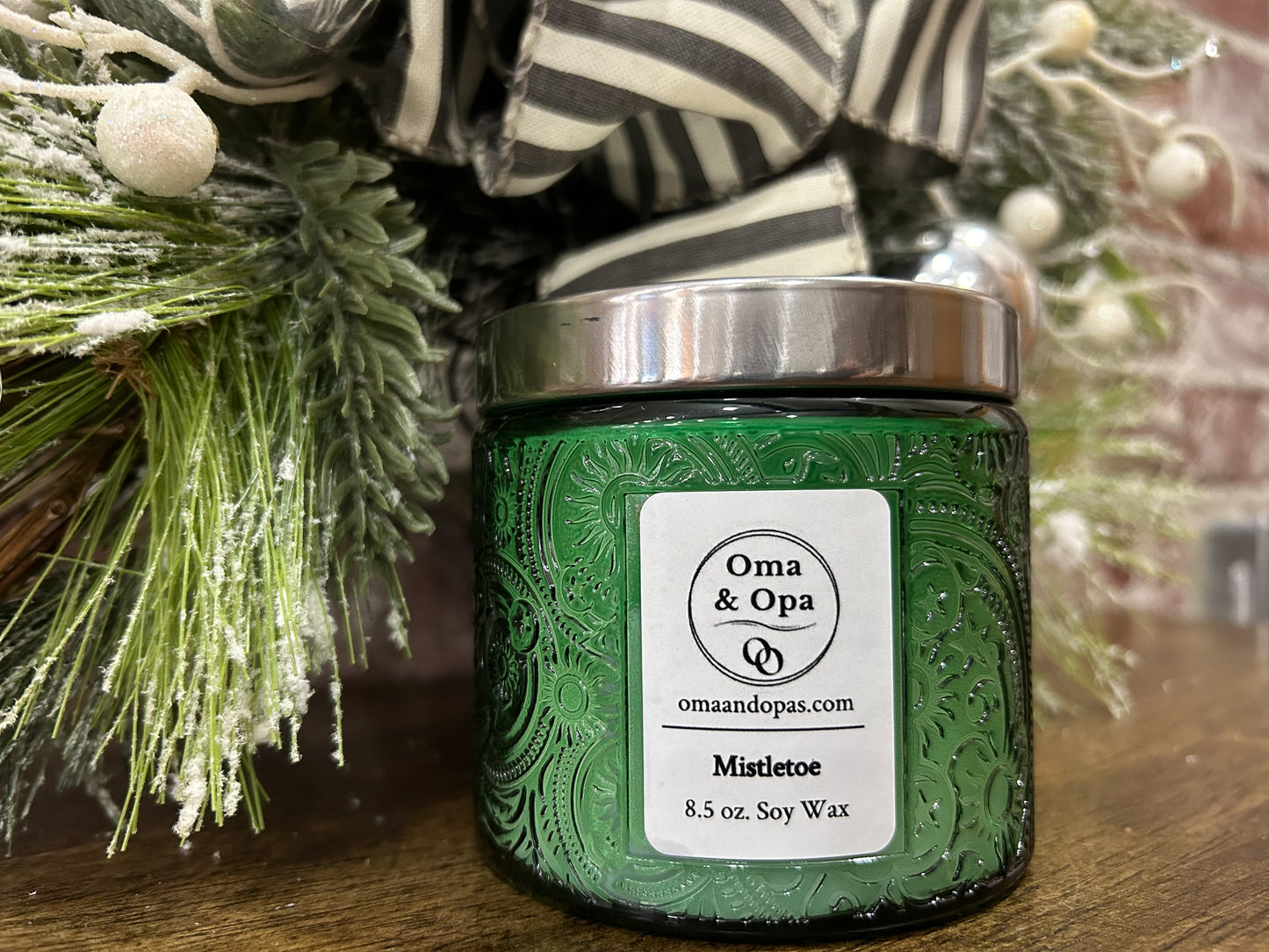 Mistletoe 8.5 oz Candle